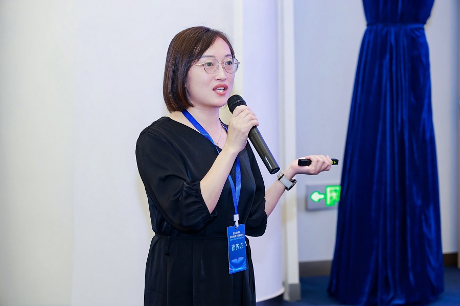 李晓琴0.jpg