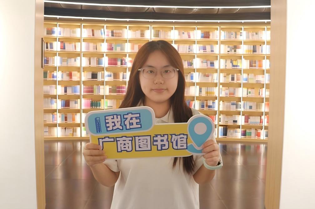 读者拍照打卡.jpg